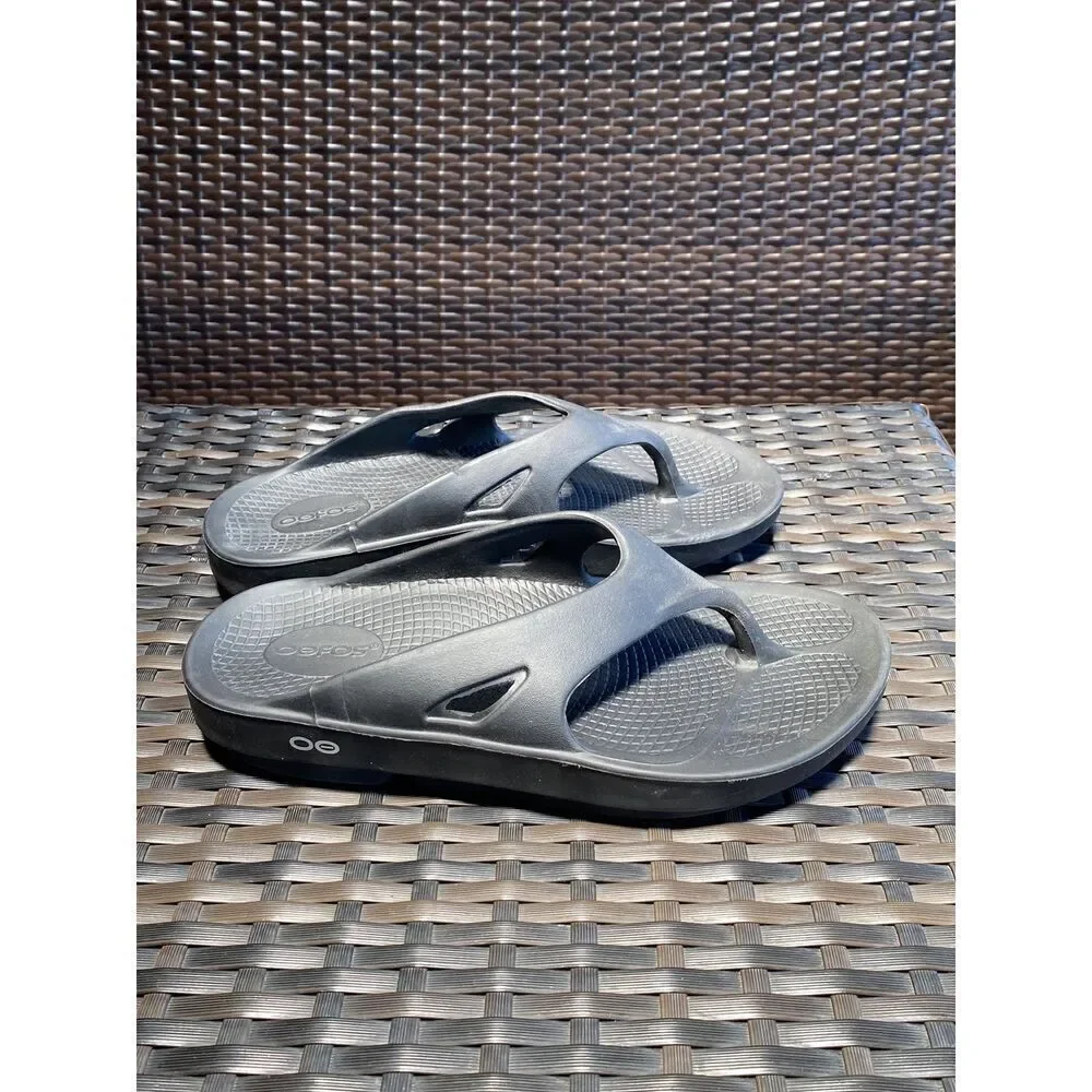 Oofos sandals women’s size 10